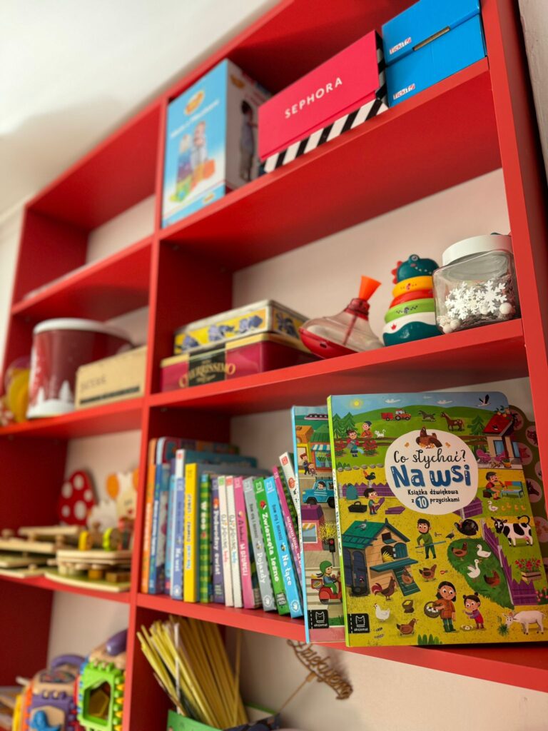 Regał z książkami